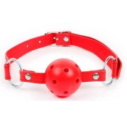 Красный кляп-шарик на регулируемом ремешке с кольцами